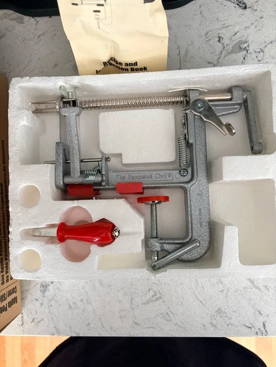 The Pampered Chef Apple Peeler/Corer/Slicer - New - Picture 2 of 4